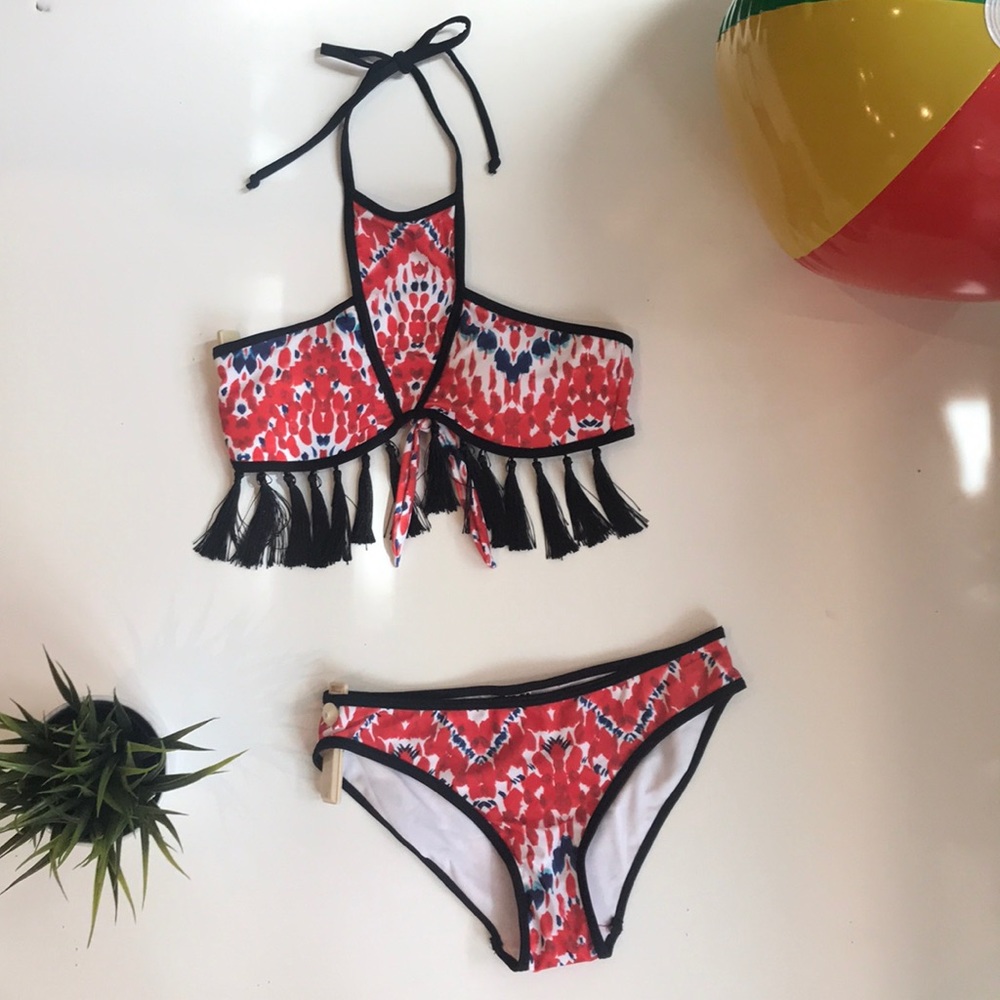Bikini top with tassels